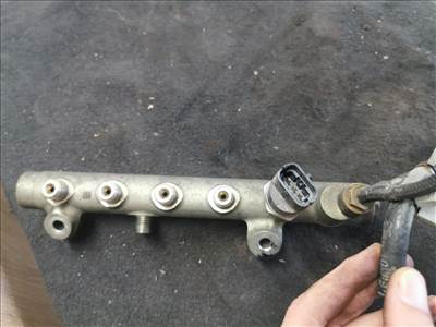 Opel Astra H 1.7 CDTI OPEL ASTRA H Közösnyomócső 0445214049