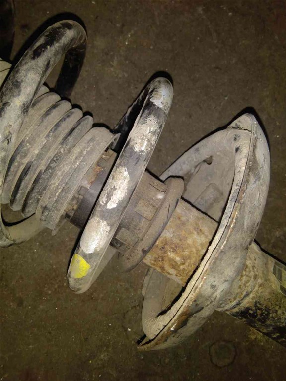 Volkswagen Golf III Elsõ Lengéscsillapító  Rugó 1H0413031Q 3. kép