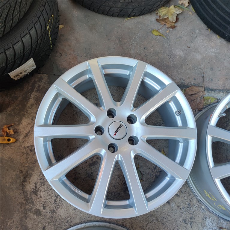 5x114,3 18 Renault,Nissan,Dacia alufelni Nyomásmérővel 145000ft a 4db/133/ 1. kép