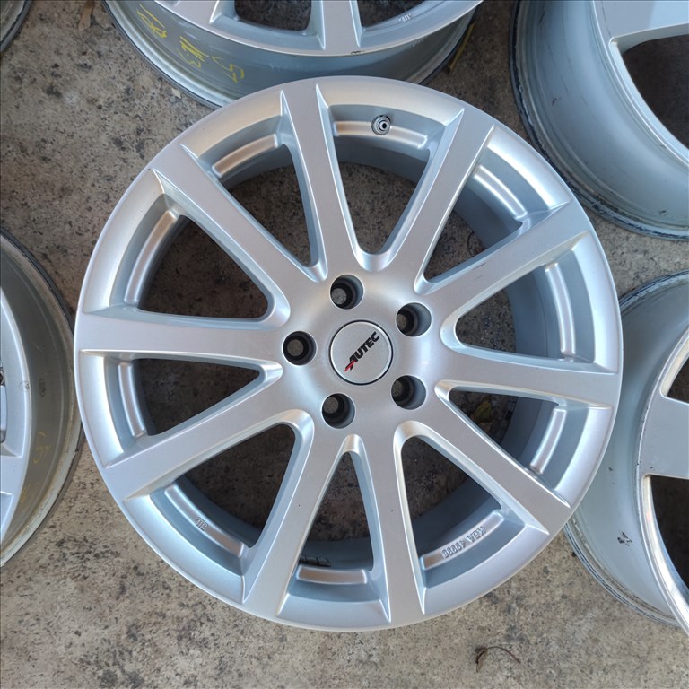 5x114,3 18 Renault,Nissan,Dacia alufelni Nyomásmérővel 145000ft a 4db/133/ 4. kép