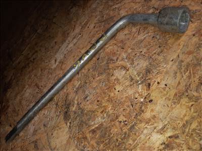 Toyota Rav 4 00-05 Csőkulcs Kerékhez