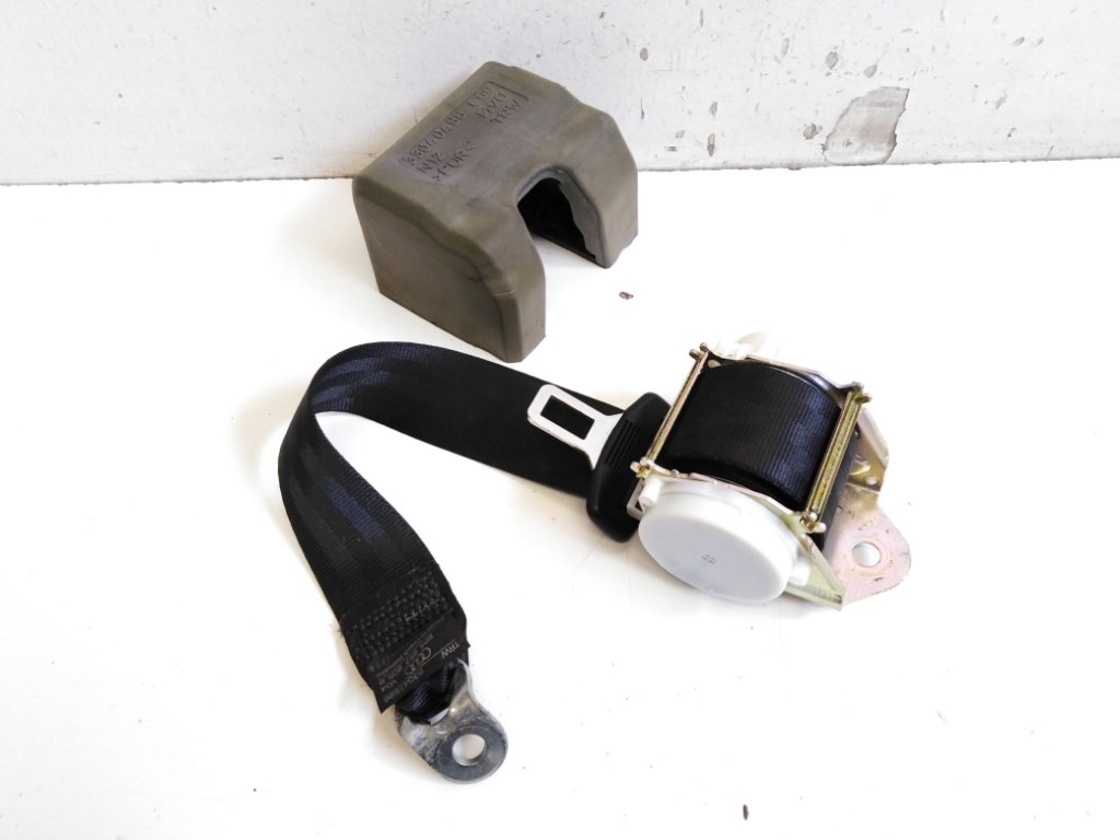 Audi A3 5 ajtós (8P) jobb hátsó biztonságiöv 8P3857805B 1. kép