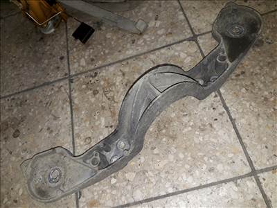 BMW 320D E46 Tartó Bak