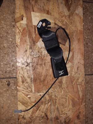 Opel Corsa E Hátsó Biztonsági Öv Csatlakozó