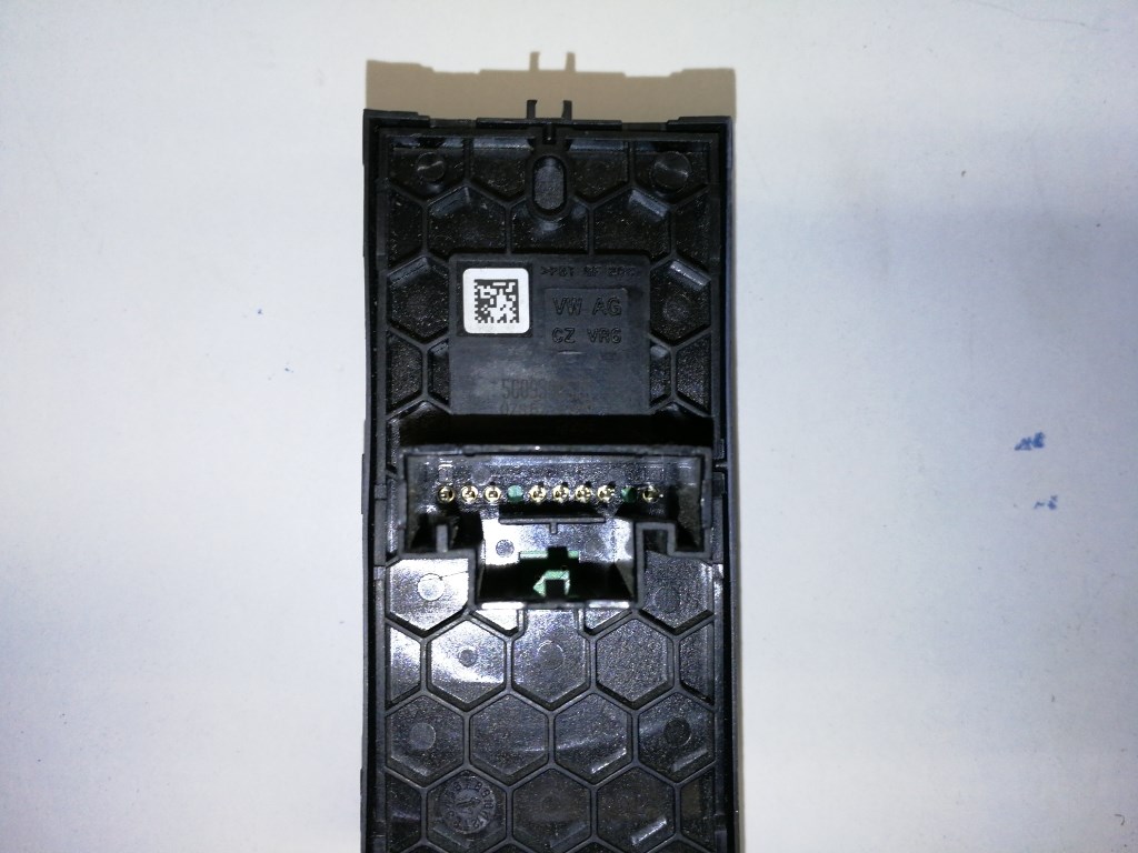 Volkswagen Tiguan bal elsõ ablakemelõ kapcsoló 5G0959857E 3. kép