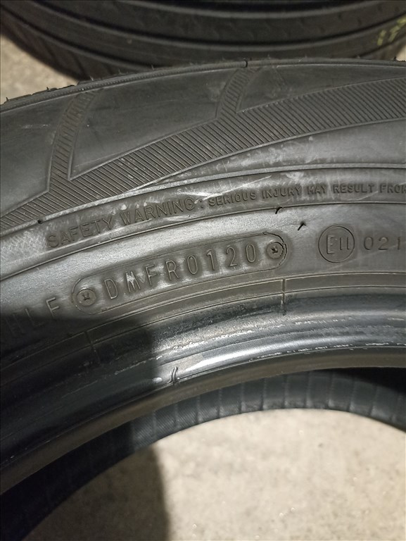  215/6517" újszerű Falken téli gumi gumi 7. kép