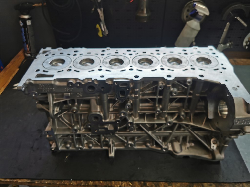 BMW 5-ös sorozat F10/F11 Felújított N57D30A N57D30B N57D30C motorok  2. kép