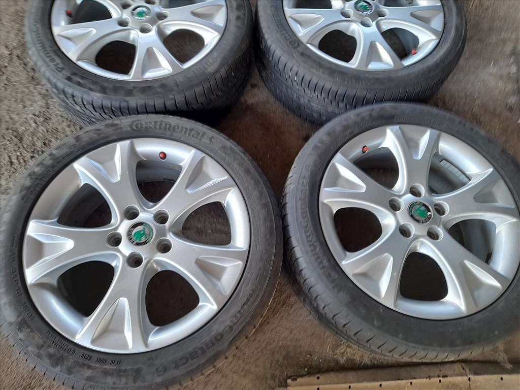  5x112 lyukosztású 7JJ 17" újszerű (gyári felni) alufelni 4. kép