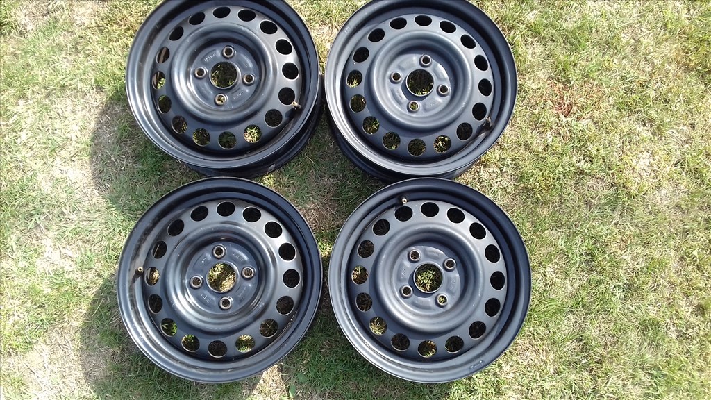  4x100 lyukosztású 4,5J 14" használt Suzuki lemezfelni 1. kép