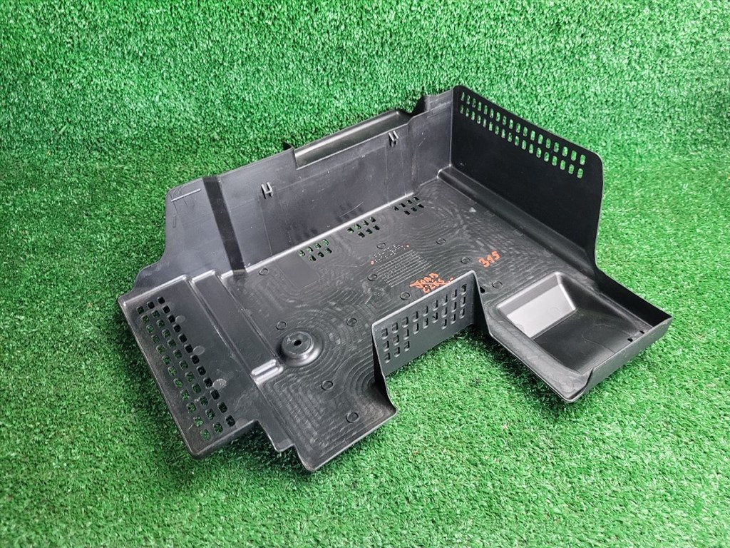 SUZUKI S-CROSS Akkumulátor Fedél 9676157T0 6. kép