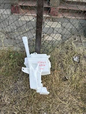 Toyota Yaris (XP130/XP150) ablakmosó tartály