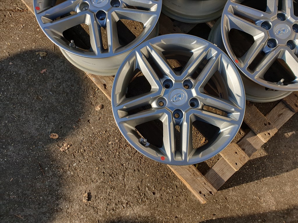 16" 5x114,3 Hyundai + szenzor 4. kép