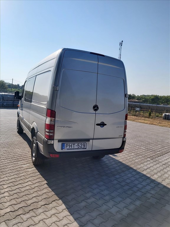 Eladó Mercedes Sprinter haszonjármű 7. kép