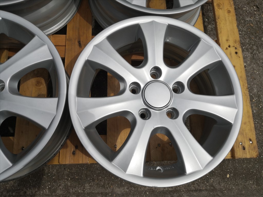 Bmw 1 / 3 -asra Dezent 16-os alufelnik 5x120-as 4. kép