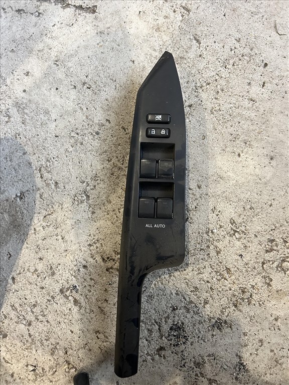 Lexus CT elektromos ablak emelő kapcsoló jobb első 1. kép