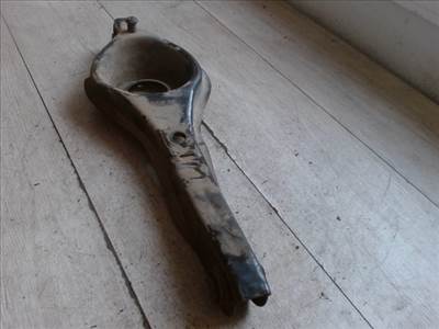 FORD FOCUS 98-04 Bal hátsó lengőkar