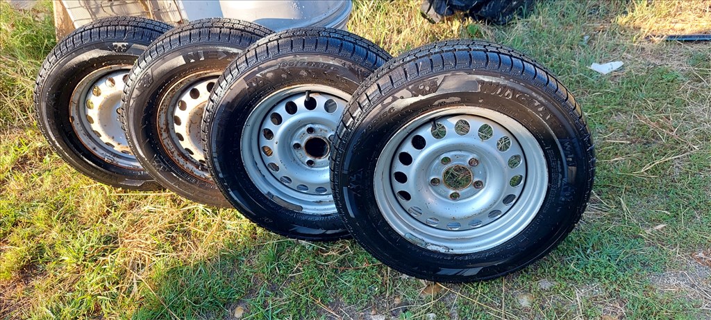 Mercedes Gyári Erősített Lemezfelni 1. kép