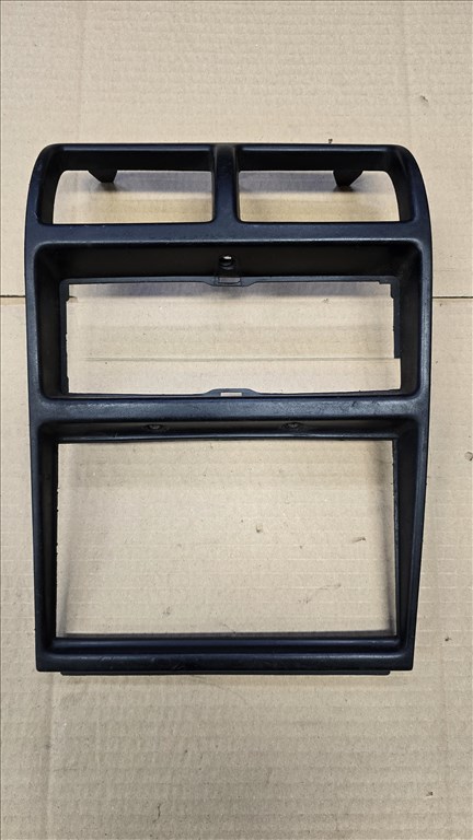 Suzuki Swift III rádiókeret középkonzol 1. kép