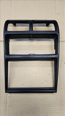 Suzuki Swift III rádiókeret középkonzol