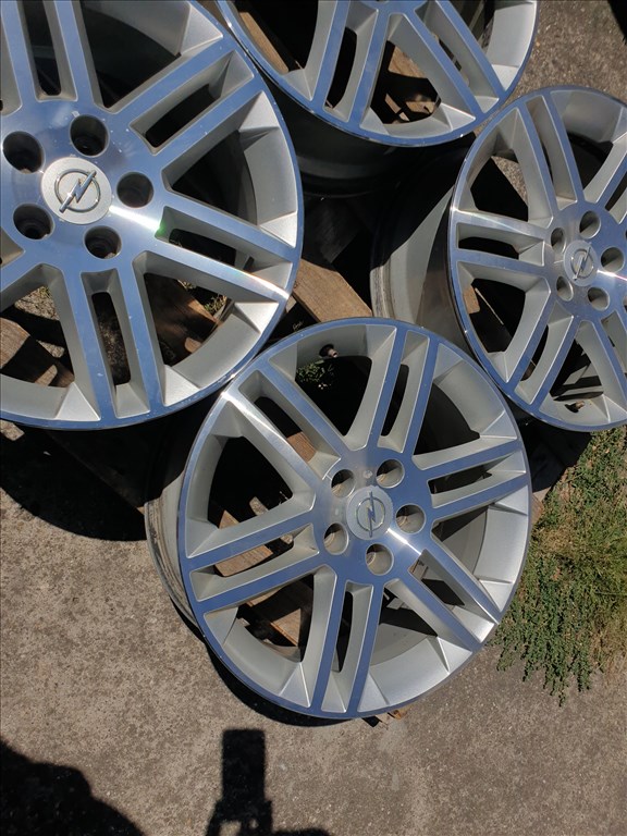 17" 5x110 Opel GTC 3. kép