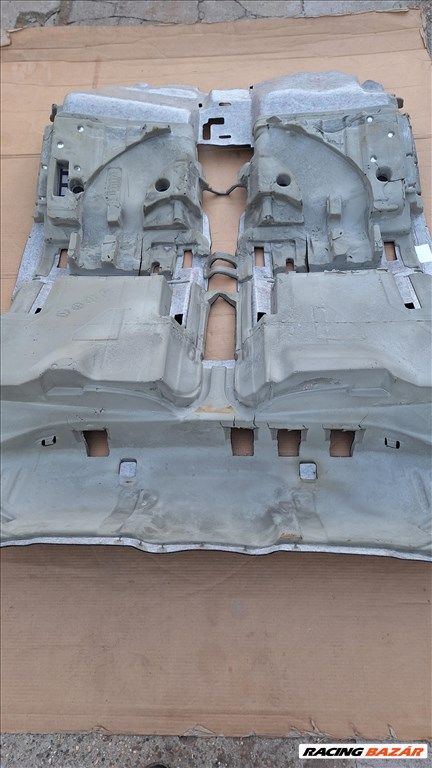 Opel Astra J kombi utastér szőnyeg 7. kép