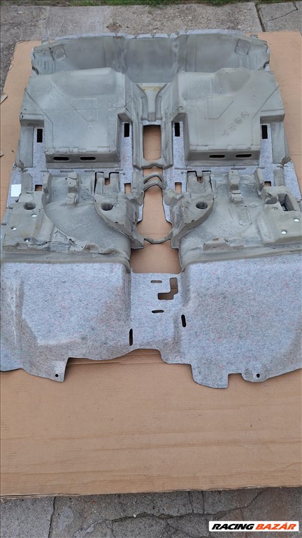 Opel Astra J kombi utastér szőnyeg 2. kép