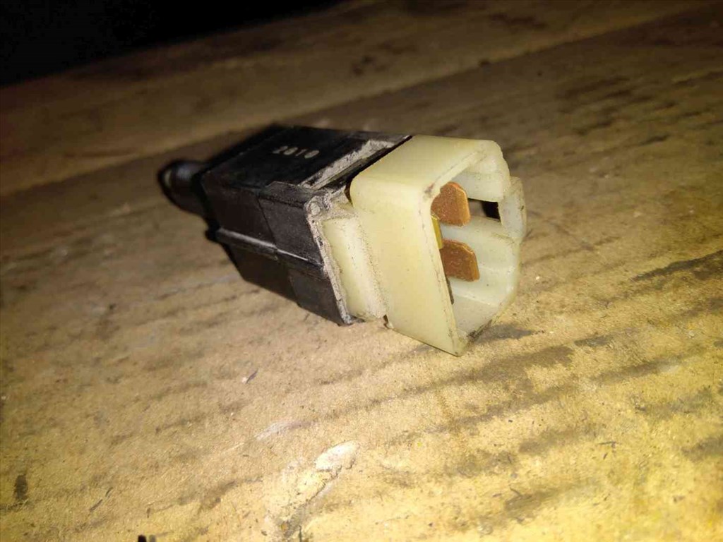 Suzuki Wagon R 98-10 Féklámpa Kapcsoló 2. kép