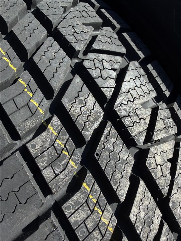  215/7016" új Kumho téli gumi gumi 4. kép