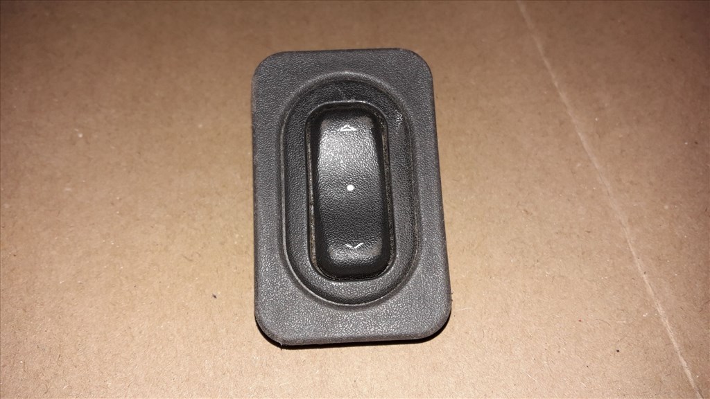 Opel Meriva Jobb Elsõ Ablakemelõ Kapcsoló 24 407 699 1. kép