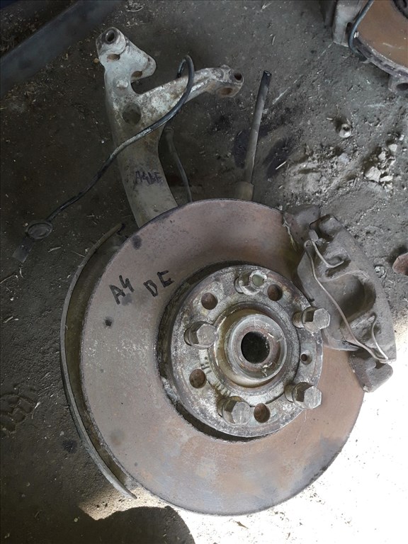 Audi A4 B5 Bal Elsõ Csonkállvány Kerékaggyal  Féknyereg  ABS Jeladó 1. kép