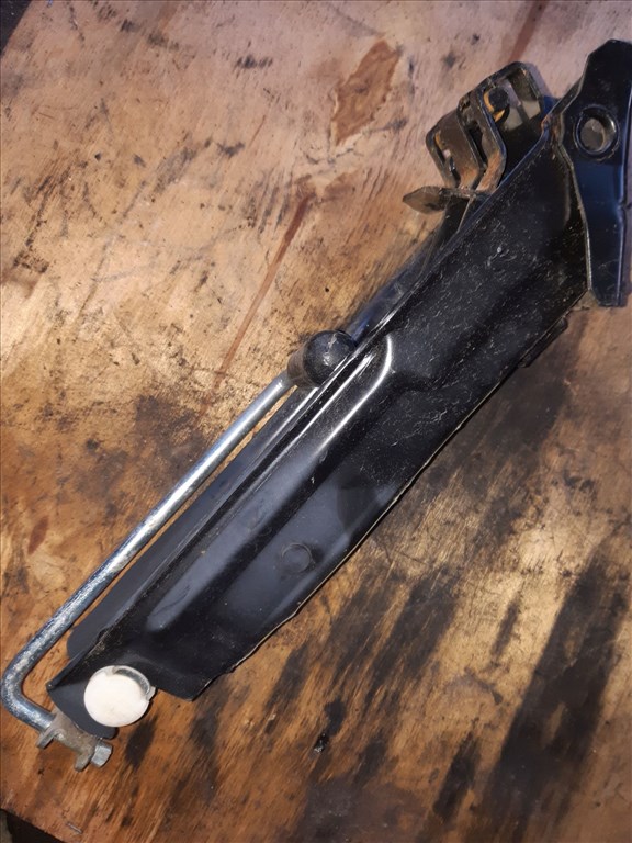 Skoda Roomster Emelõ 6Q7 011 031 3. kép