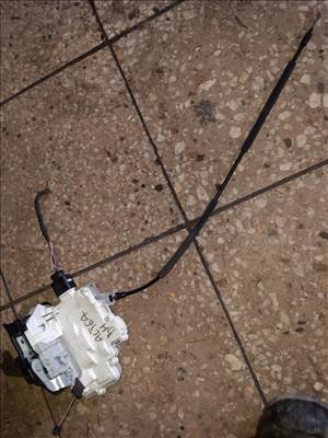 Seat Altea Bal Hátsó Ajtó Zárszerkezet  Központizár Motor