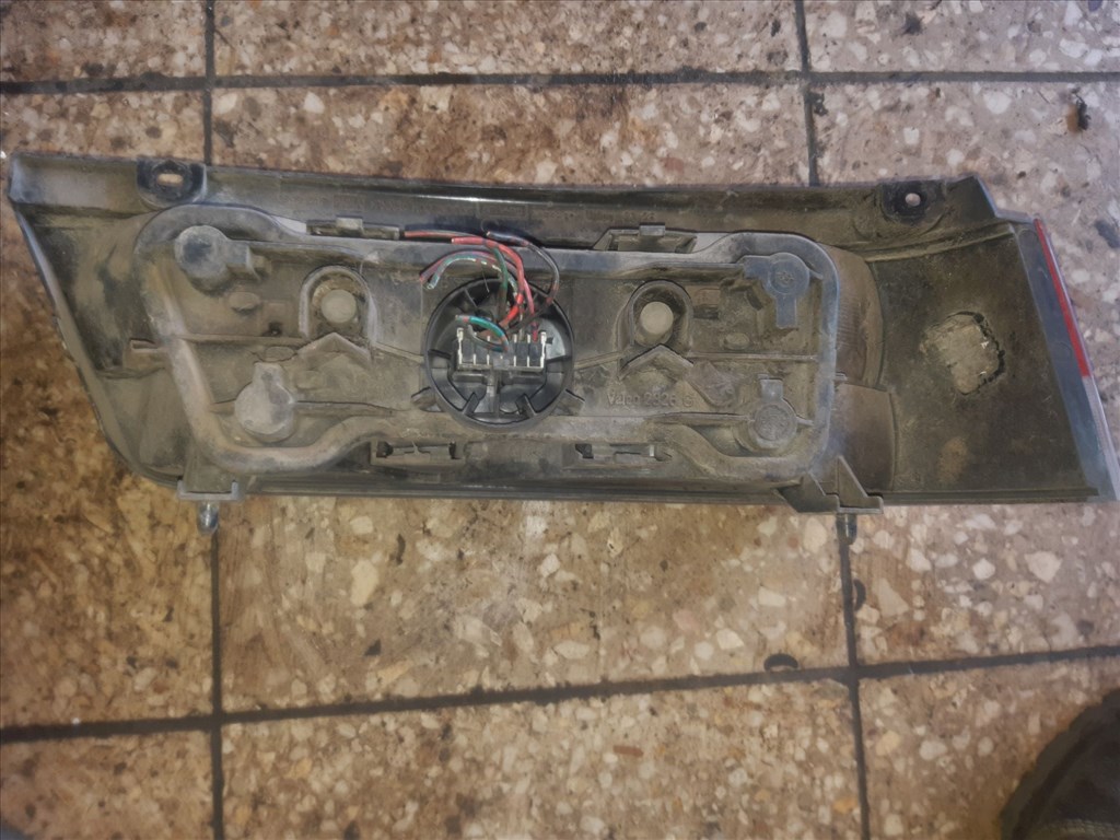 Suzuki Swift II 96-03 Bal Hátsó Lámpa 2. kép