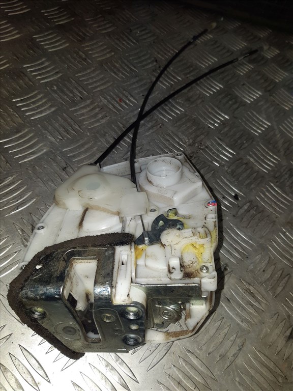 Suzuki Swift III 04-10 Bal Hátsó Ajtó Zárszerkezet 1. kép