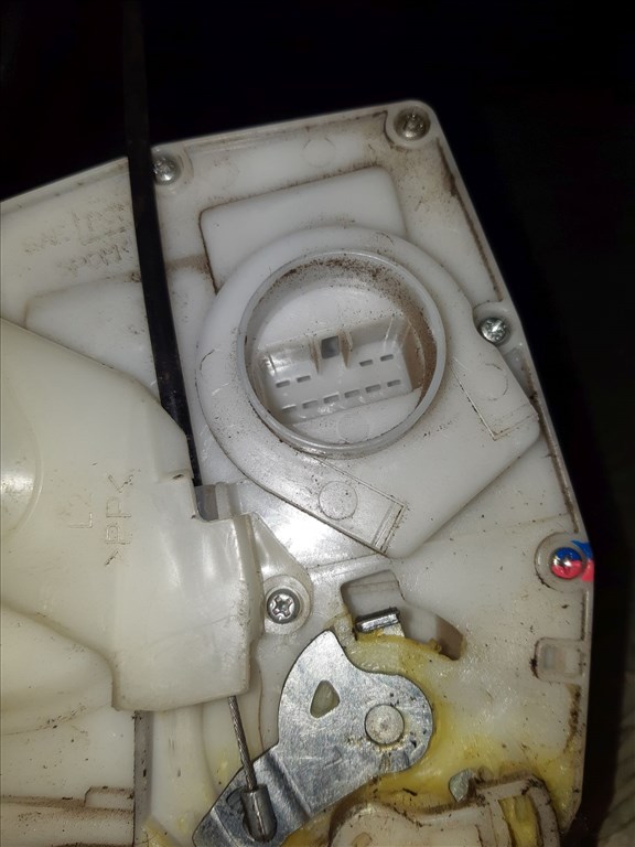 Suzuki Swift III 04-10 Bal Hátsó Ajtó Zárszerkezet 4. kép