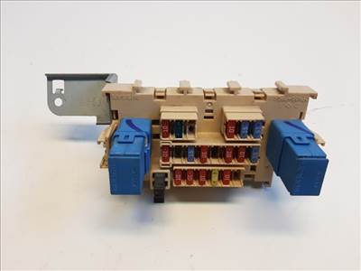 Nissan Qashqai (J10) bal első biztosítéktábla utastér