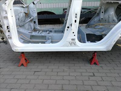 Renault Kadjar bal küszöb