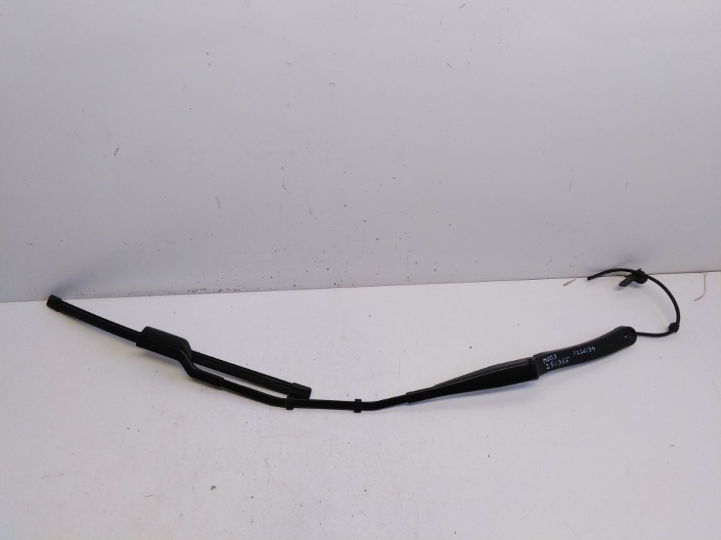 Tesla Model 3 jobb elsõ ablaktörlõ kar 3392126527 1. kép