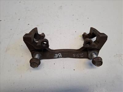 Toyota Yaris (XP130) bal első féknyereg tartó