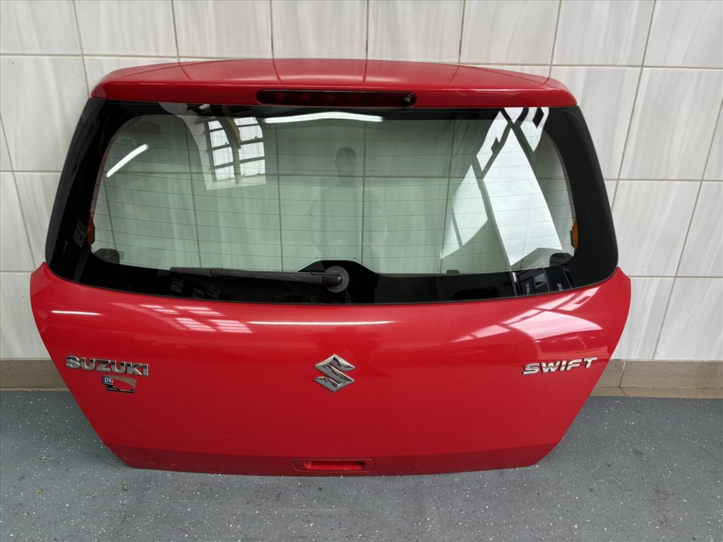 Suzuki Swift V csomagtér ajtó (rozsdamentes) 2. kép