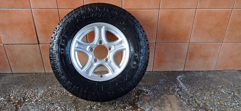SUZUKI VITARA 15" ALUFELNI 5X139,7 NÉGY ÉVSZAKOS 215/80R15 GUMIVAL OLCSÒN!!! 1. kép