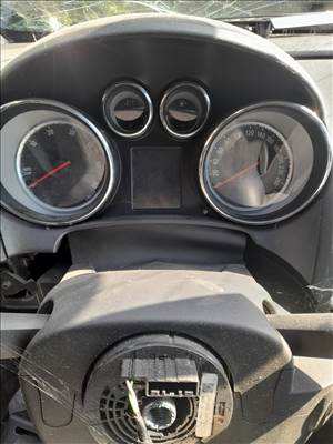 Opel astra j óracsoport 