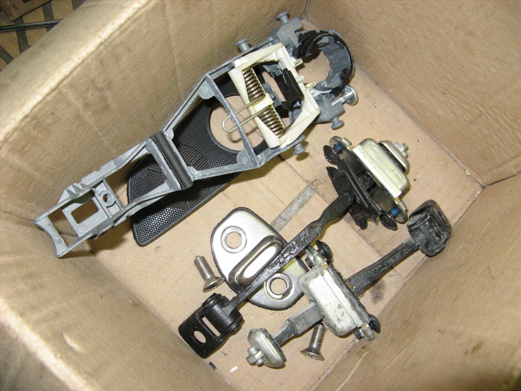 Skoda Octavia II első-hátsó ajtóhatároló eladó 1. kép