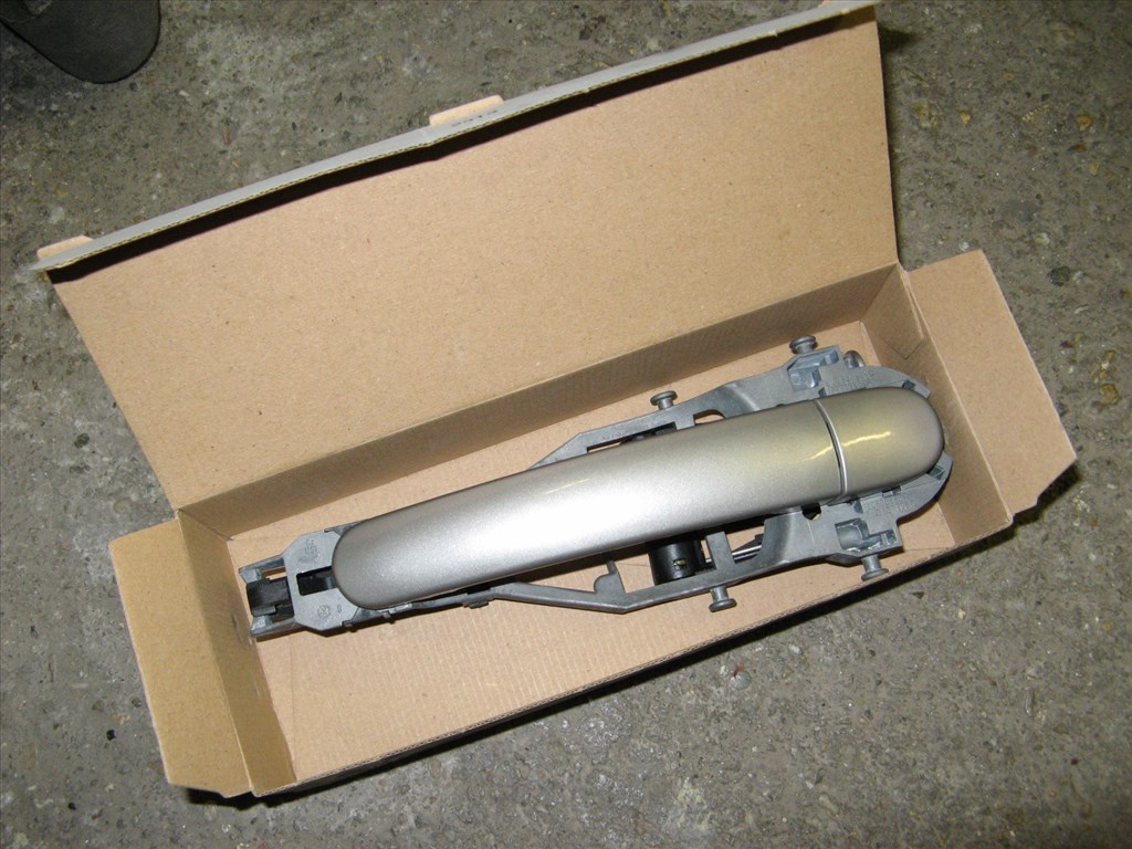 Skoda Octavia II első-hátsó ajtóhatároló eladó 4. kép