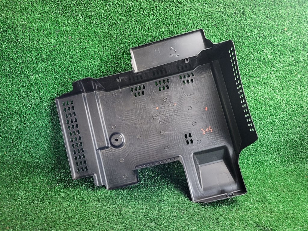 SUZUKI VITARA Akkumulátor Fedél 9676157T0 2. kép