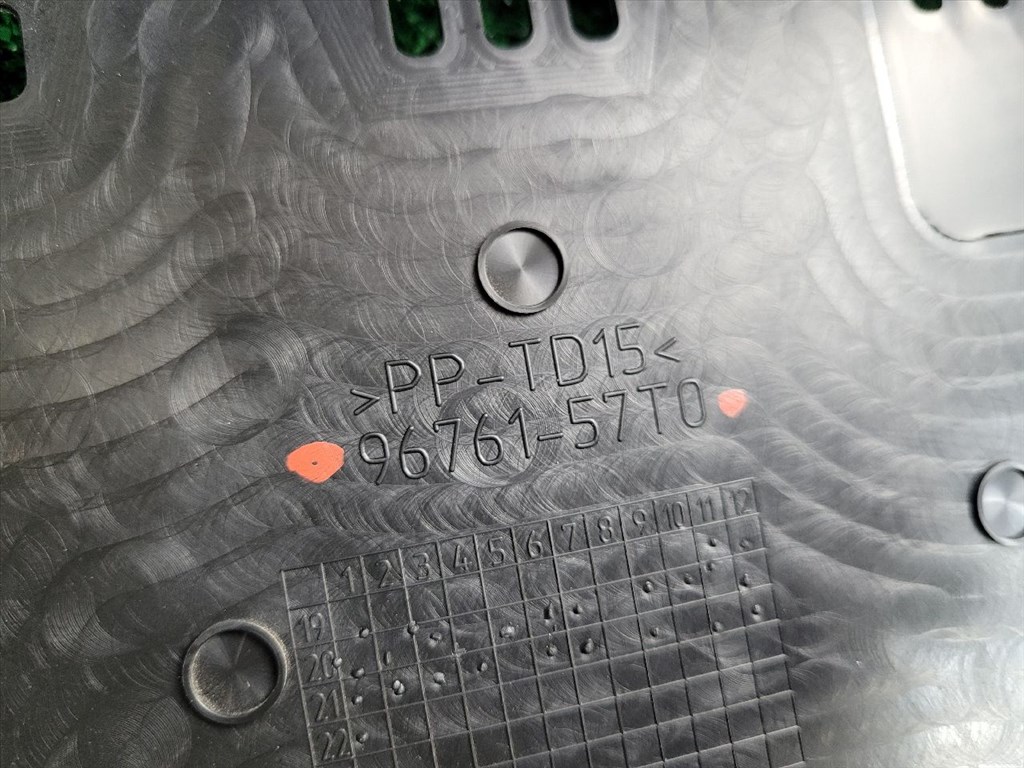 SUZUKI VITARA Akkumulátor Fedél 9676157T0 4. kép