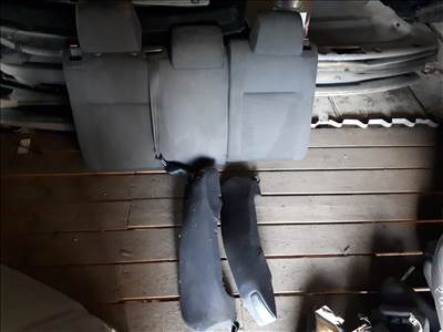 Volkswagen Golf V. 5 ajtós hátsó fejtmálás  üléssor felső rész  