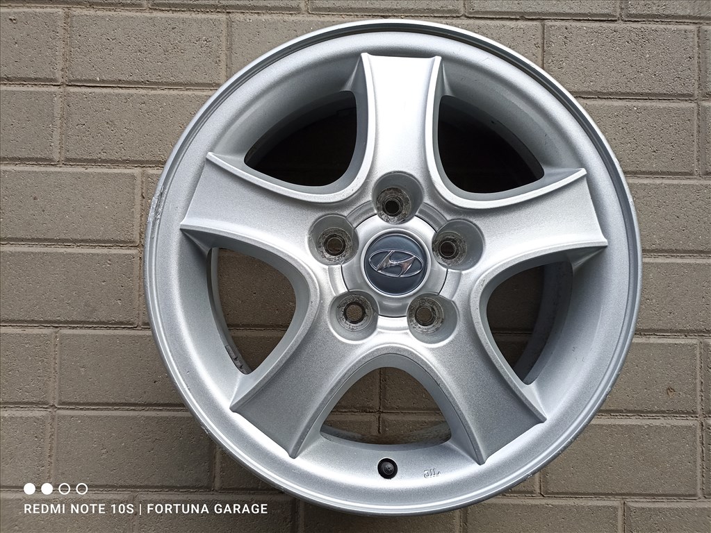 5x114,3 16" Hyundai használt alufelni garnitúra 4. kép