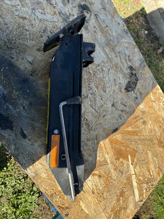 Audi Q7 (4L) emelő  1. kép