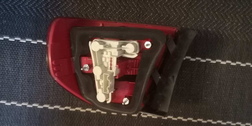 BMW 3-as sorozat E90 (facelift előtti) bal külső hátsó lámpa 2. kép